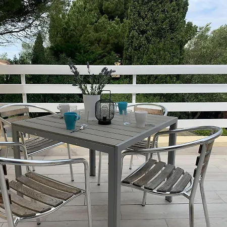 Confort Avec Terrasse Spacieuse דירה
